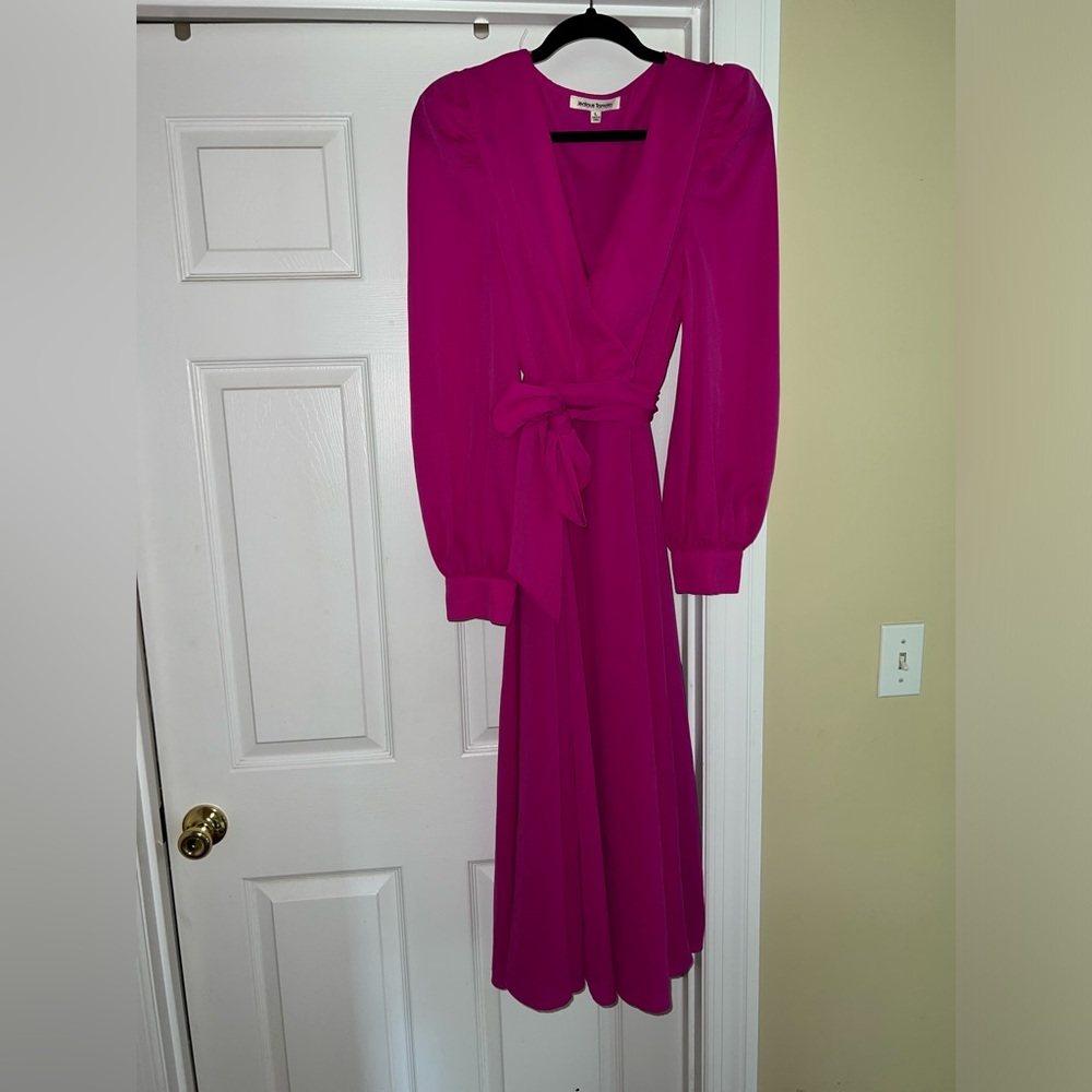 Large Jealous Tomato long-sleeve midi dress. Worn once, in excellent condition.